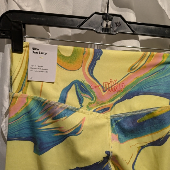 B5 Nike 7/8 Leggings Tight Fit Mid Rise Sz Medium NWT - Picture 2 of 11